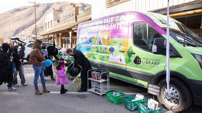 Jackson Hole Trunk Or Treat And Costume Contests Bring Families To Town Square F