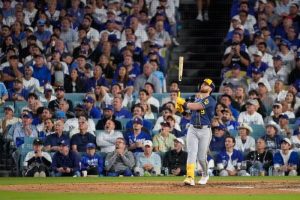 Jake Bauers Clutch Homer Lifts Brewers Toward First World Series Since 1982