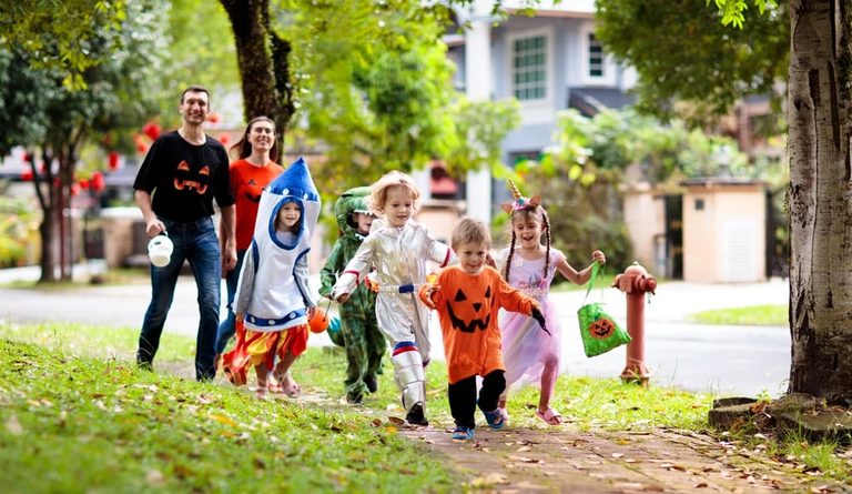 K Pop Demon Hunters Leads South Dakota Halloween Costume Searches Csgogem Study