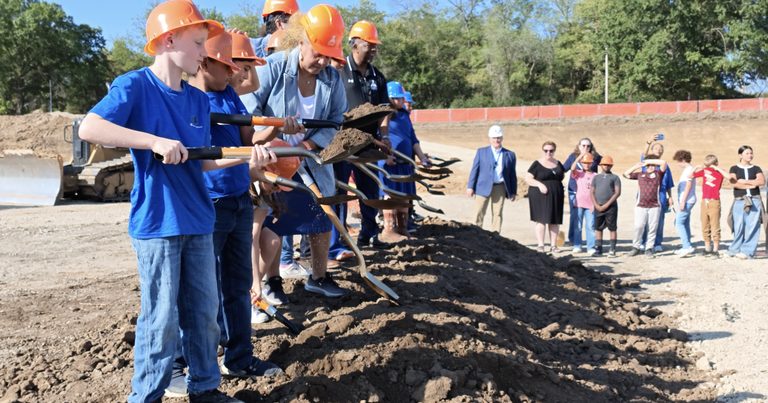 Kansas City Kansas Public Schools Break Ground On New Woodland Hills Elementary