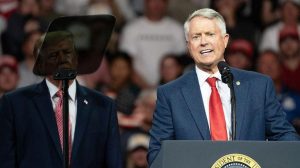 Kansas Senate Race Tightens As Gop Senator Warns Loss Could End Senate Majority