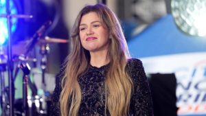 Kelly Clarkson Disputes Pricing At Brooklyn Magic Shop Art Of Play
