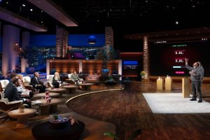 Kevin O Leary Celebrates Shark Tank Season 18 At Manny S Steakhouse In Minneapol