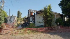 La Board Declares Burned Out Valley Glen Home A Nuisance Orders Owner To Demolis