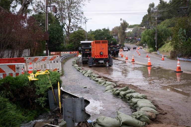 Ladwp Warns Pacific Palisades Residents To Conserve Water During Valve Leak Repa