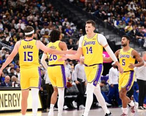 Lakers Debut New Center Walker Kessler As They Face Warriors