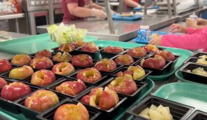 Lincoln Schools Celebrate Apple Crunch Day Serving Locally Sourced Produce