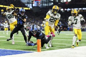 Lions Edge Packers 20 17 In Thrilling Detroit Showdown