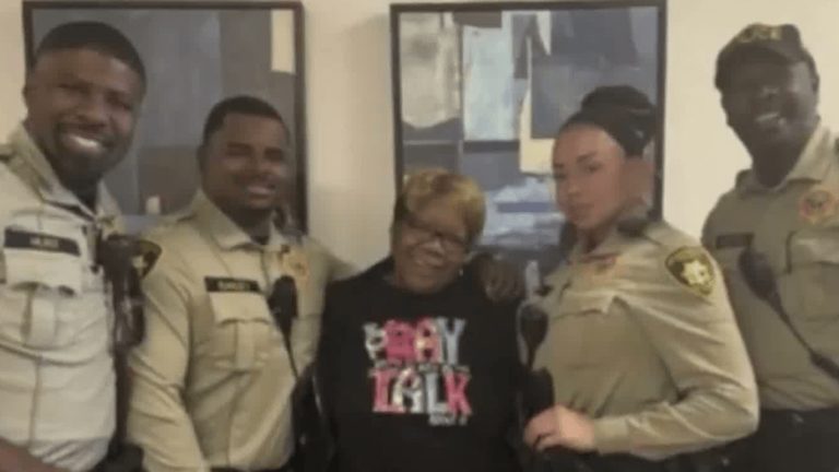 Lvmpd Officer Omeika Berry Honored For Community Outreach On Redberry Street