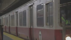 Man Dies After Falling Onto Mbta Red Line Tracks At Cambridge S Central Square S