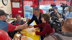 Manchin Backs Susan Collins In Maine Senate Race Slams Schumer S Ouster Plan