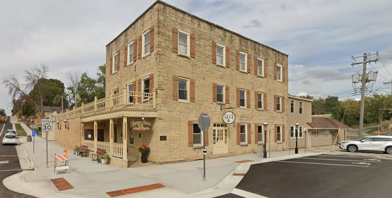 Mantorville S Historic Hubbell House Draws Staff With Ghostly Tales