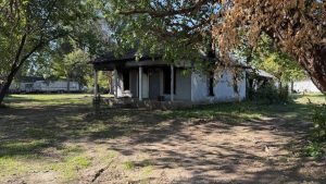 Miami Ok Residents Push City To Demolish Fire Damaged Home On B Street