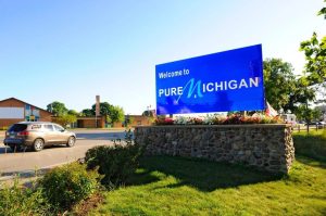 Michigan Population Holds Steady At 10 1 Million Detroit And Grand Rapids See Mo