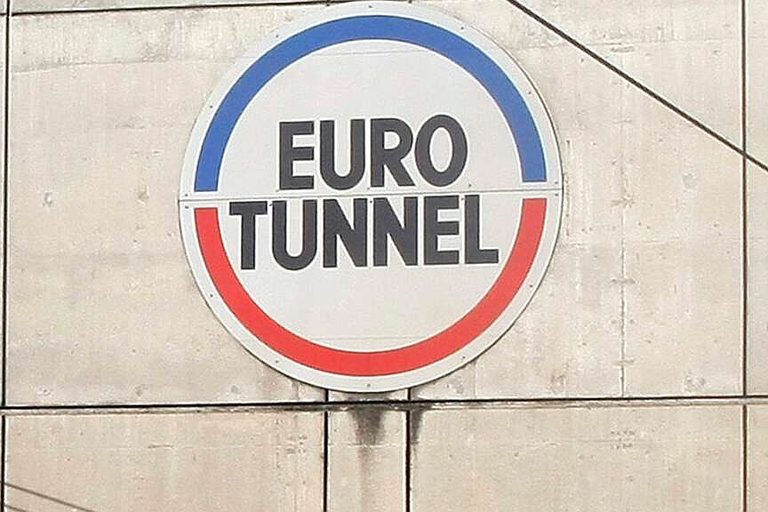 Minibus Crashes Into Channel Tunnel Vehicle Shuttle 19 Injured