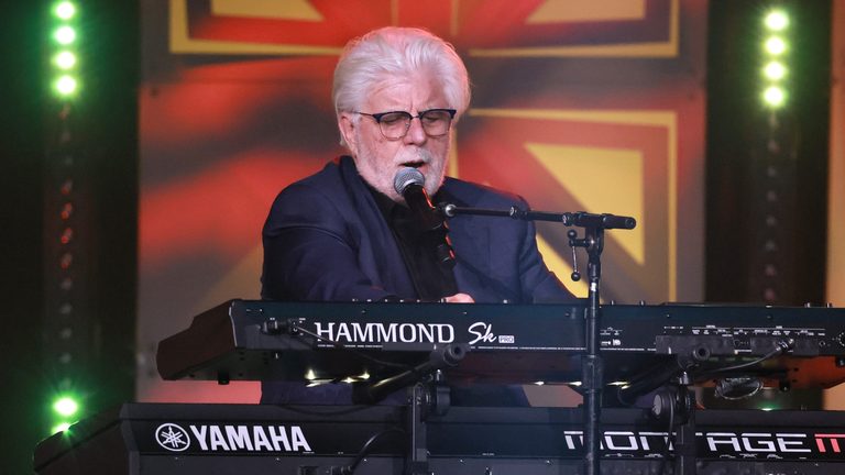 Missouri Man Discovers Grammy Winning Singer Michael Mcdonald Is His Biological