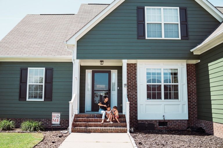 Mortgage Rates Climb Above 7 As Bond Yields Hit 2002 Highs