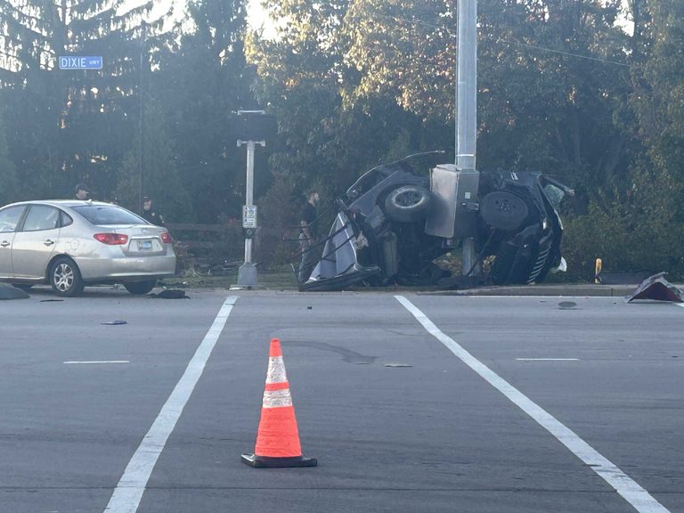 Multiple Vehicle Crash Blocks Dixie Highway Near Crestview Hills Town Center