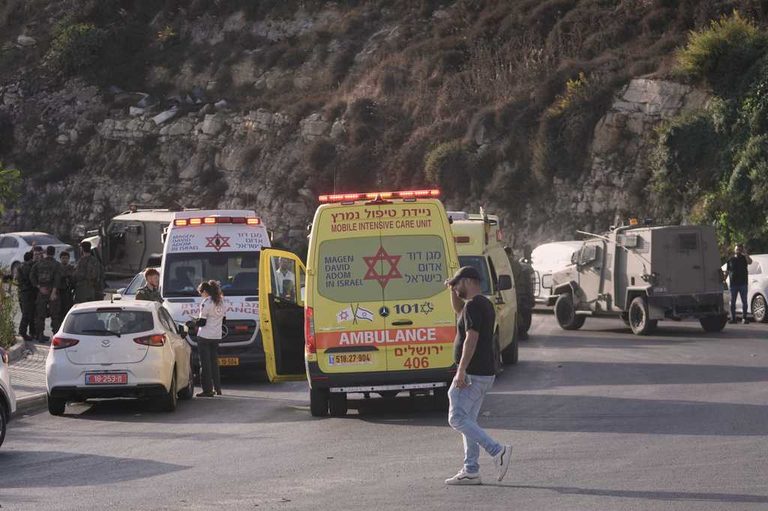 Netanyahu Orders Full West Bank Closure After Soldiers Kill Two Gunmen