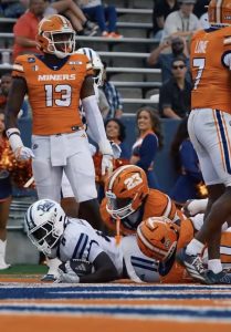 Nevada Wolf Pack Leads Utep Miners 13 7 At Halftime In El Paso