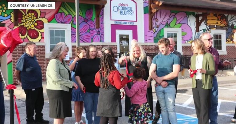 New Mural In Council Bluffs Highlights Native Plants And Pollinators