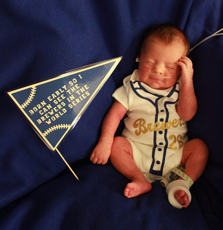 Newborns In Milwaukee And Appleton Nicus Dress In Brewers Gear To Celebrate Worl