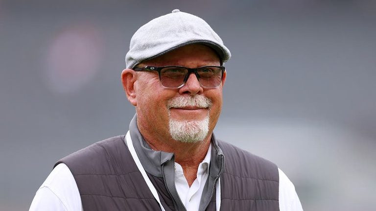 Nfl Suspends Two Officials After On Field Confrontations Praised By Bruce Arians
