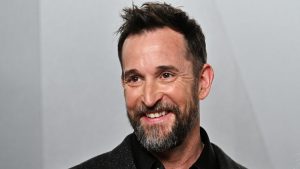 Noah Wyle Chosen As People Magazine S Sexiest Man Alive