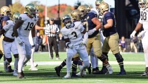 Notre Dame Dominates Navy 35 13 At Gillette Stadium Eyes Miami Showdown