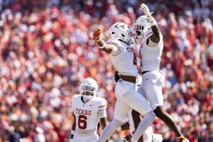 Oklahoma Stuns No 1 Texas With Tate Sandell S 47 Yard Game Winning Field Goal