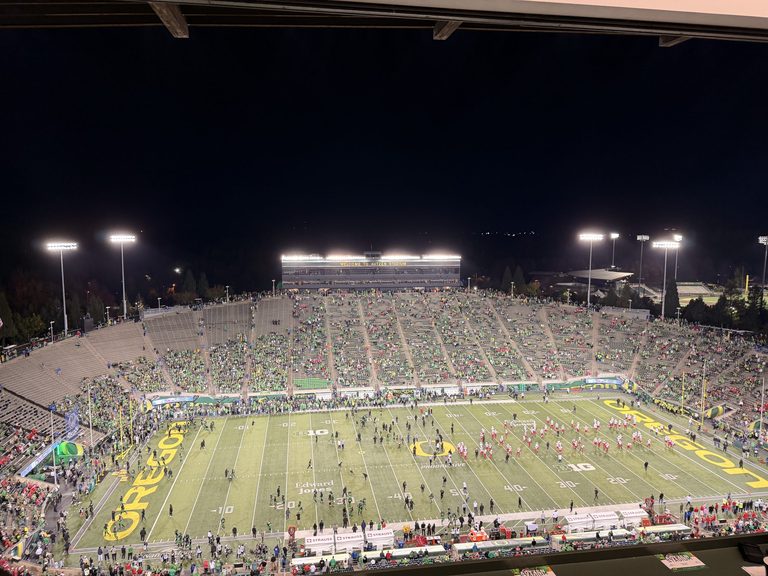 Oregon Ducks And Nebraska Cornhuskers Trade Punts In Scoreless First Quarter At