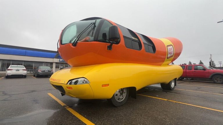 Oscar Mayer Wienermobile Visits Fargo Moorhead Libraries For Family Storytime