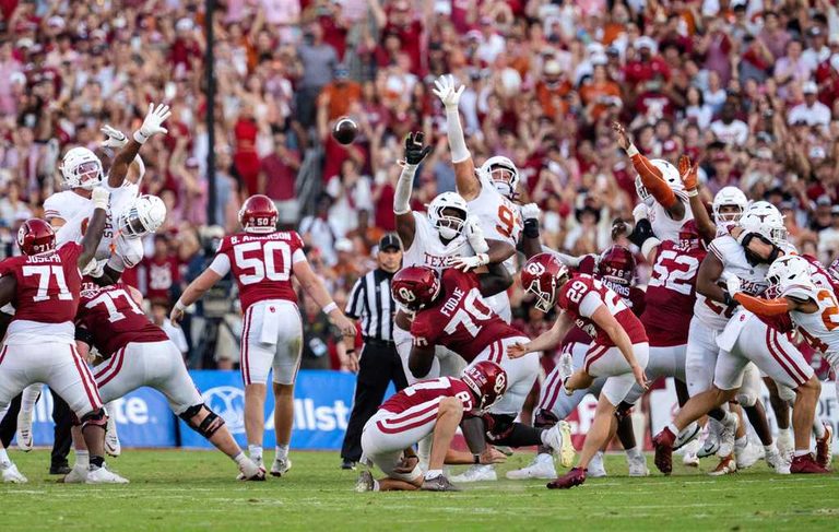 Ou Kicker Tate Sandell Greets Fans At New Norman 7 Brew After Red River Win