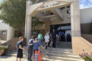 Over 4 5 Million Texans Vote Early Boosting Turnout Ahead Of Midterms