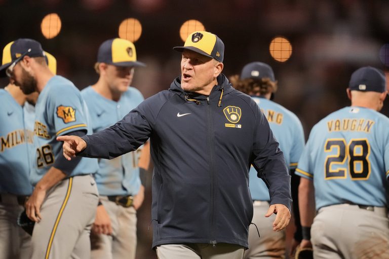 Pat Murphy Earns Third Straight Nl Manager Of The Year As Brewers Head To World