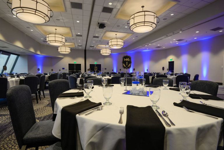 Stonegate Conference & Banquet Centre – Skymark Grille — Aurora