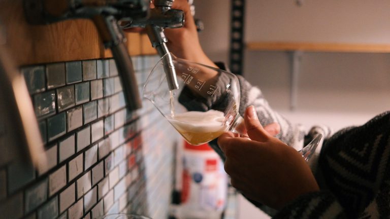 Lone Pine Craft Brewery & Kitchen — Aurora
