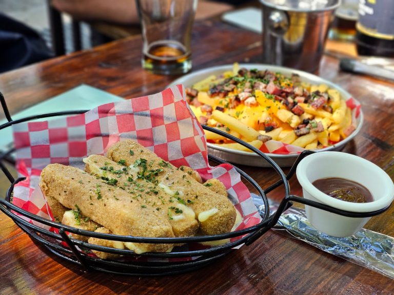 Komunity Pub & Eatery — Spokane