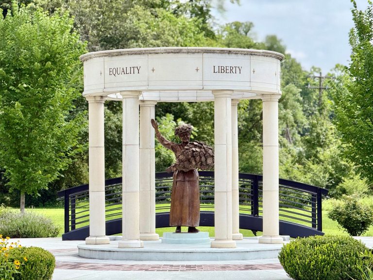 Liberty Memorial Building — Bismark