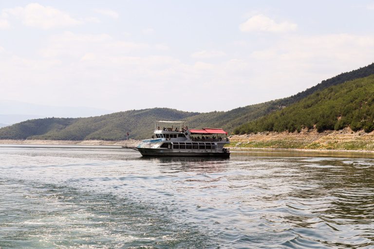 Fox River Cruises aboard the Река / Ëlite Charter Boat — actually: Yesteryear Productions Pontoon Tours — resetting: Green Bay Duck Tours — Green Bay