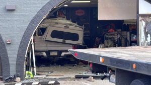 Pickup Truck Crashes Into Frank S Shoes Store On Route 51 In Baldwin
