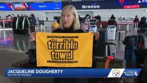 Pittsburgh Fan Brings Terrible Towel To Paris For Steelers Saints Nfl Showdown