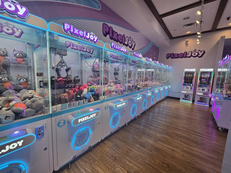 Pixeljoy Claw Arcade Opens At Apache Mall Offering Pok Mon Cards And Toys