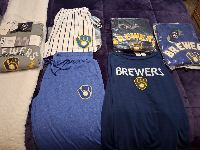 Platteville Resident Denied Refund On 400 Brewers Gear Bbb Warns Shoppers