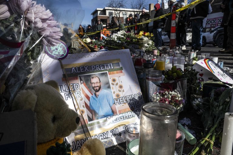 Pretti Family Urges Trump Administration To Release Evidence In Minneapolis Shoo