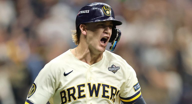 Rays Fall 5 4 To Brewers In Game 2 Series Shifts Back To St Petersburg For Game