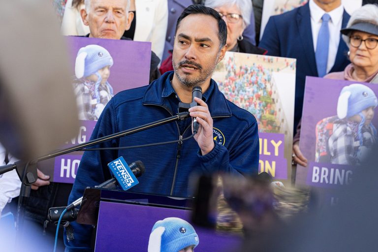 Rep Joaquin Castro Eyes Re Election Pushes Immigration Reform In Redrawn San Ant