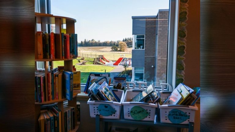 Ridgefield School District Opens Sunset Ridge Elementary To Celebrate Community