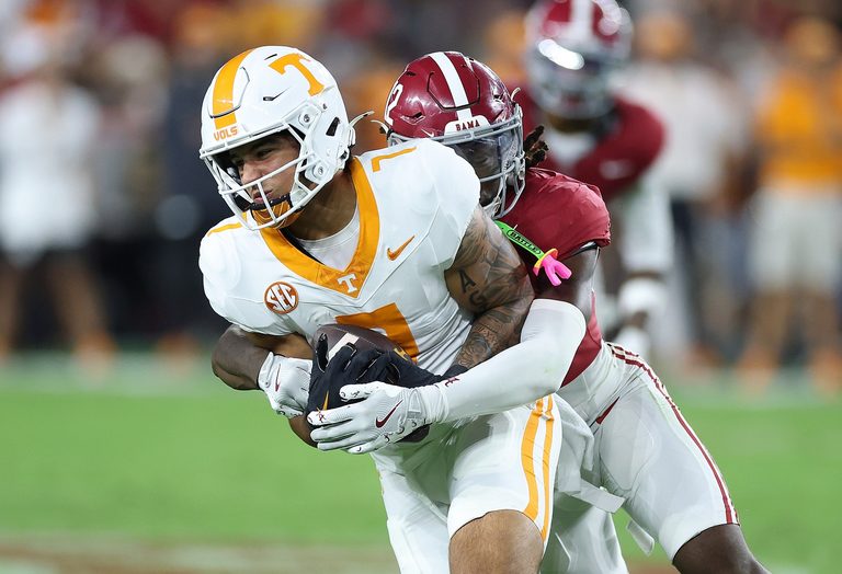 Riley Green And Peyton Manning Release Alabama Vs Tennessee Song For Tennessee W