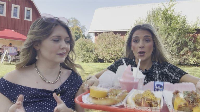 Rockford Anchors Sample Fall Favorites At Curran S Orchard